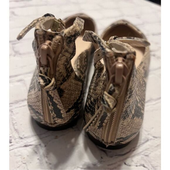 Cole Haan Size 6.5 Pointed Toe Ankle Strap Flats Snakeskin Print Neutral Spring - Picture 5 of 13